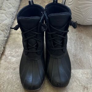 Hardly worn Sperry Duck boots. Short rain boots